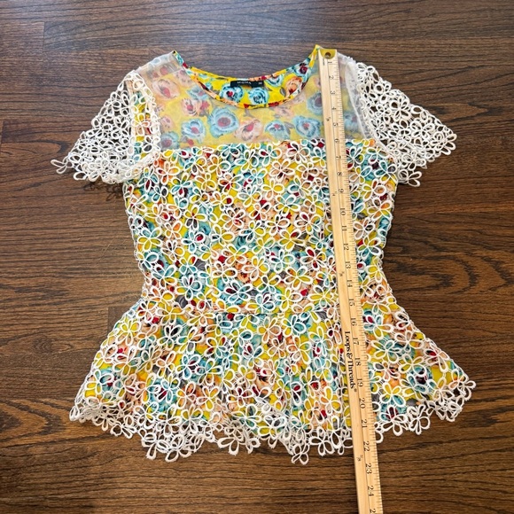 Moma Yellow Floral with Lace Overlay - Picture 8 of 9